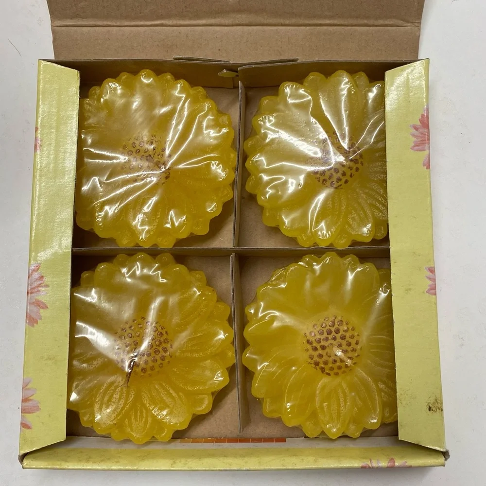 Vintage? Floating Yellow Daisies Citronella Candles (4) New In Box